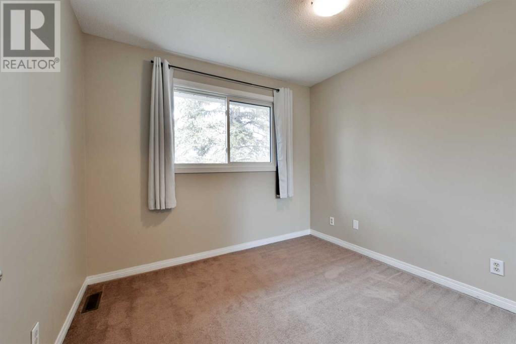 Single Family House for Sale in   Bowwood Drive NW Bowness Calgary 