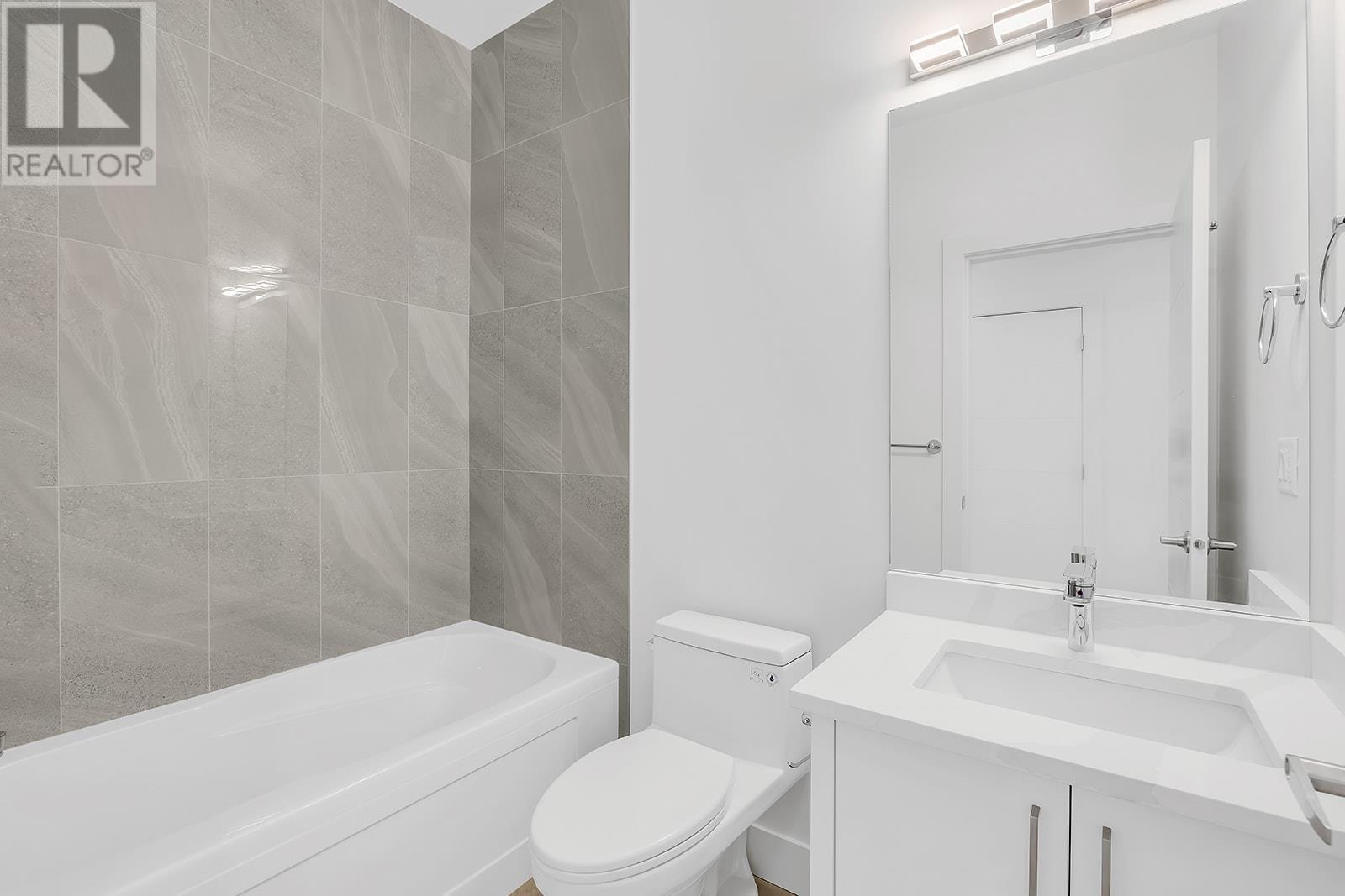 112 5300 Main Street, Kelowna