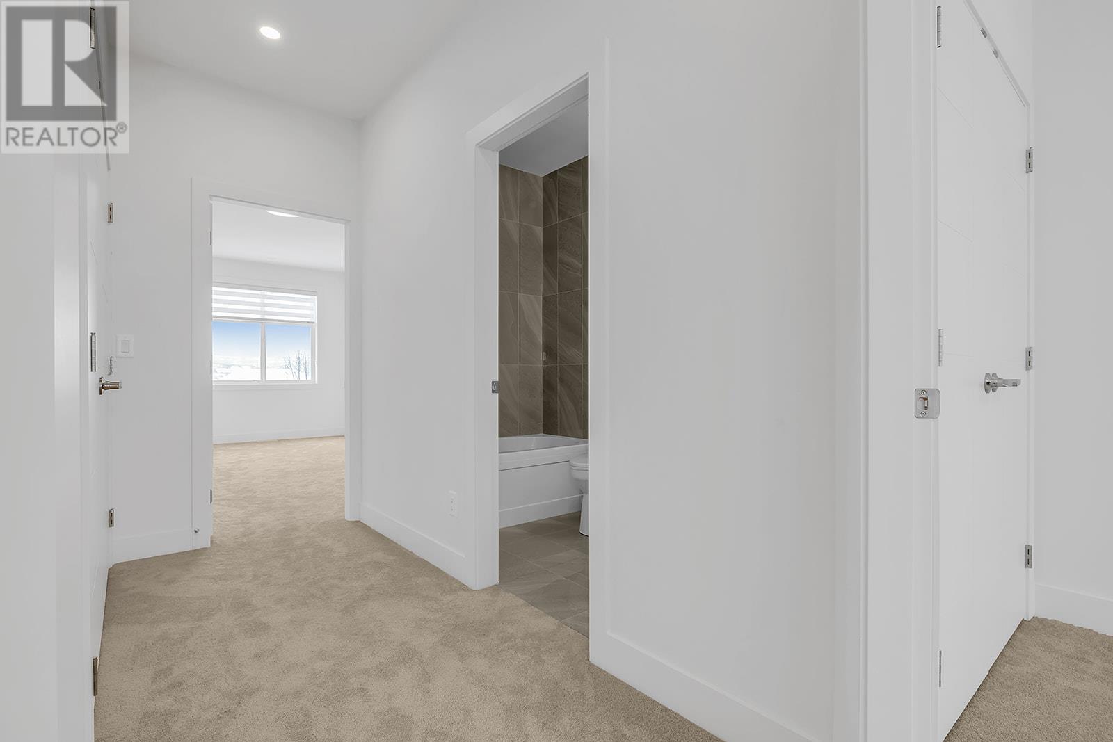 112 5300 Main Street, Kelowna