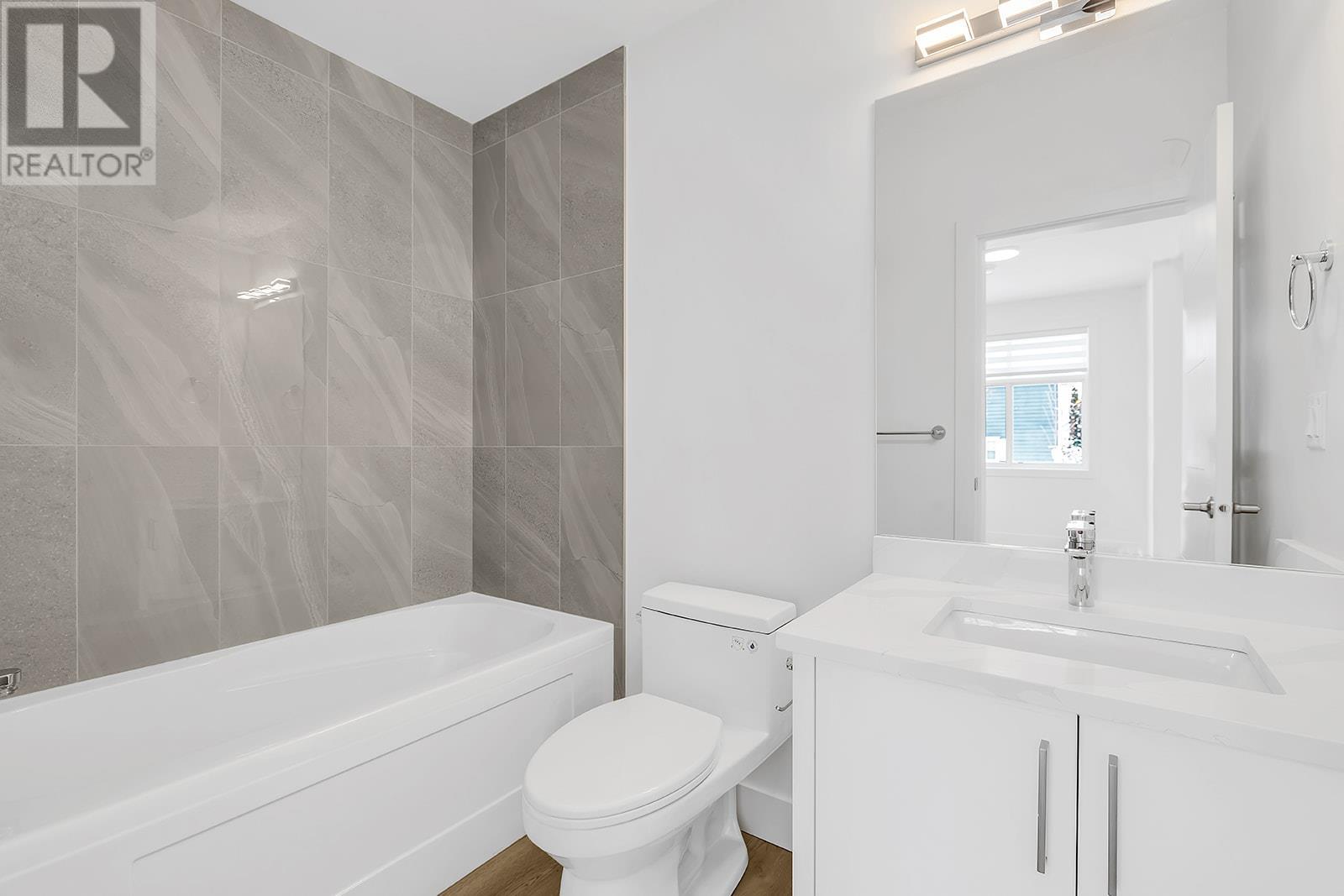 112 5300 Main Street, Kelowna