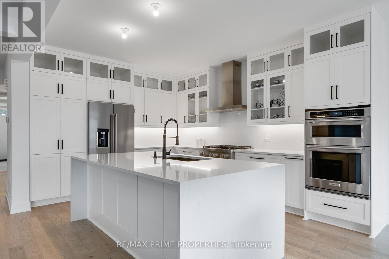 Photo 4 of 720 Fenwick Way, Ottawa ON