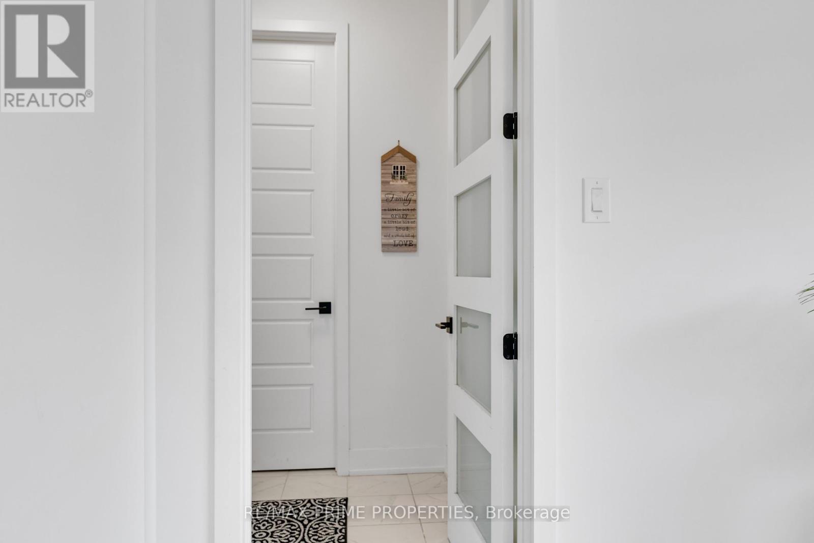 Photo 1 of 720 Fenwick Way, Ottawa ON