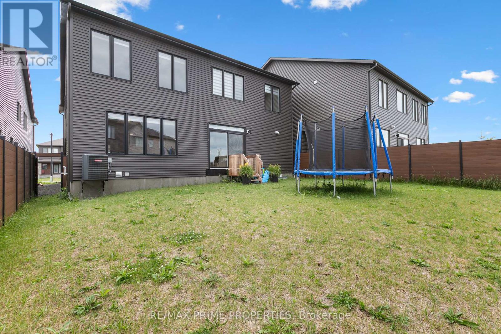 Photo 21 of 720 Fenwick Way, Ottawa ON