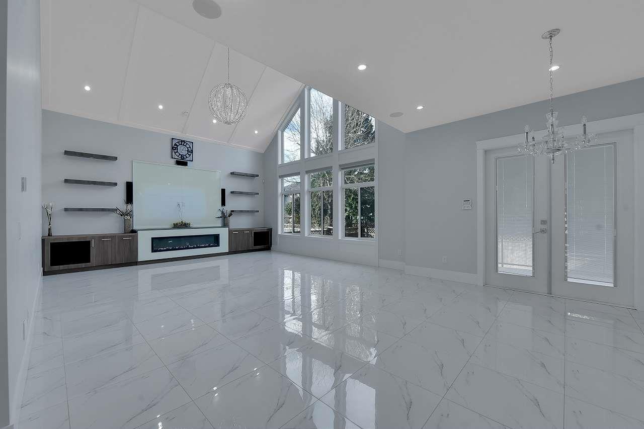 Photo 8 of 16945 60 Avenue, Surrey BC