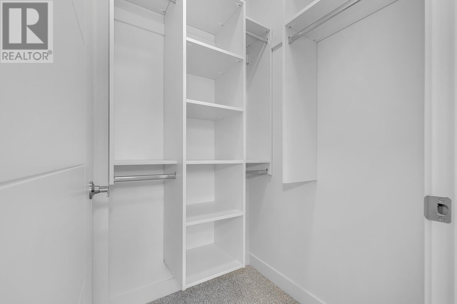 121 5300 Main Street, Kelowna