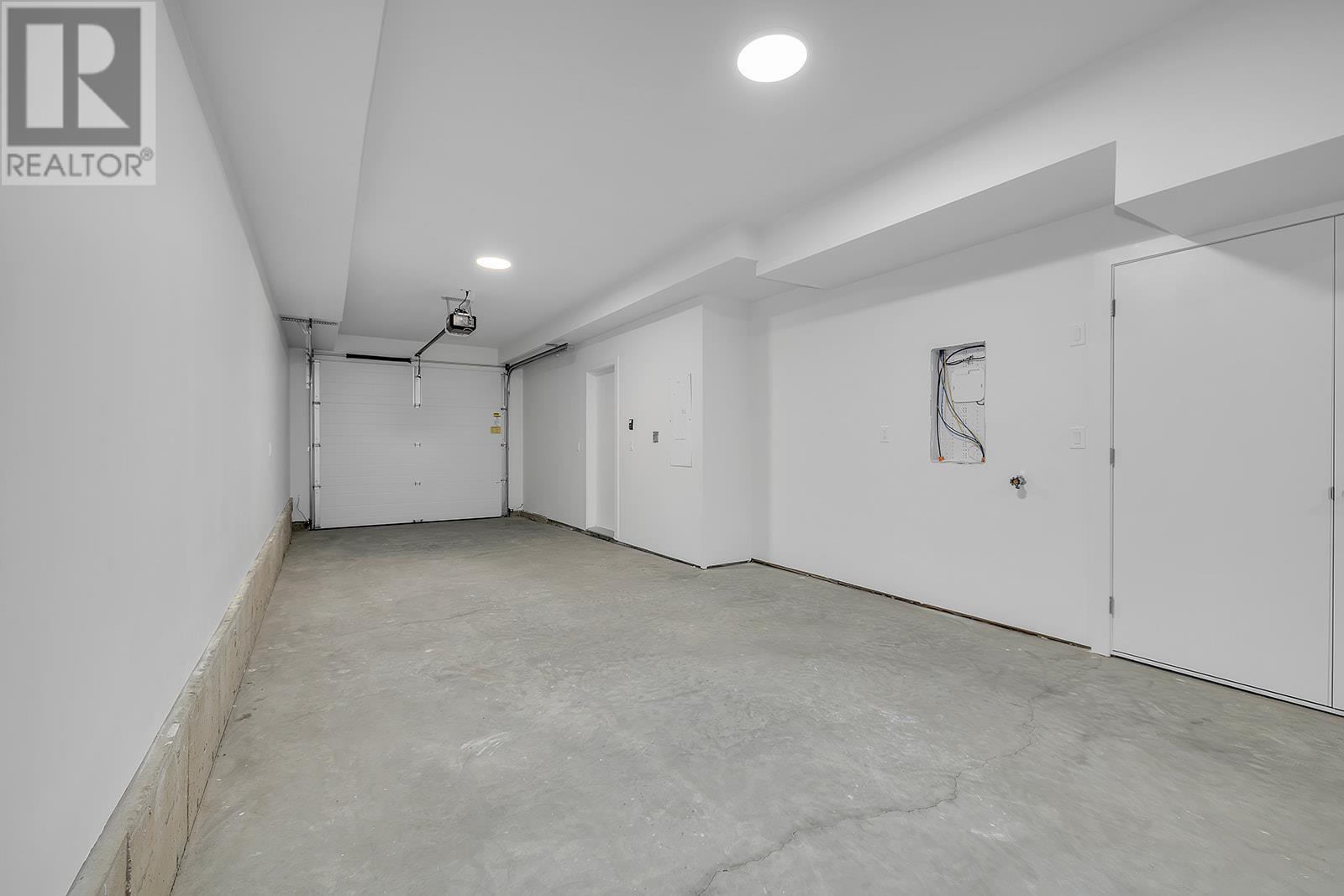 121 5300 Main Street, Kelowna