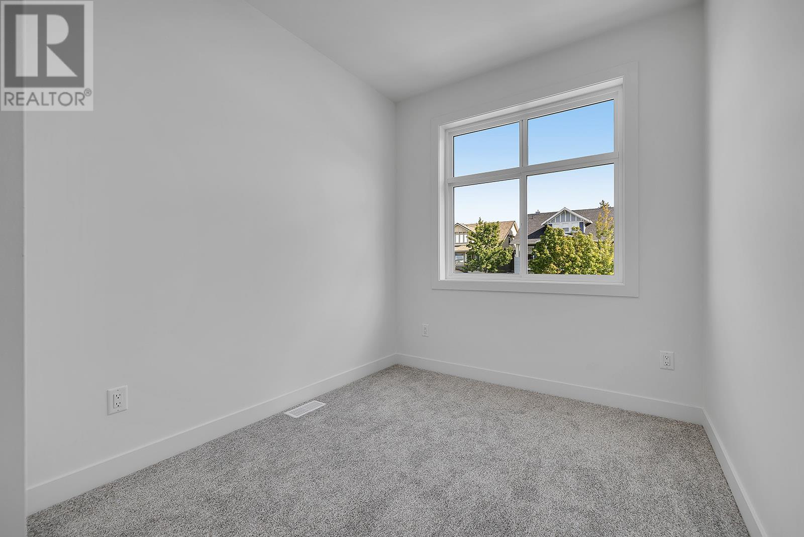 121 5300 Main Street, Kelowna