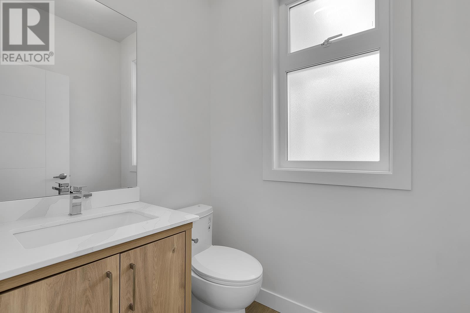 121 5300 Main Street, Kelowna