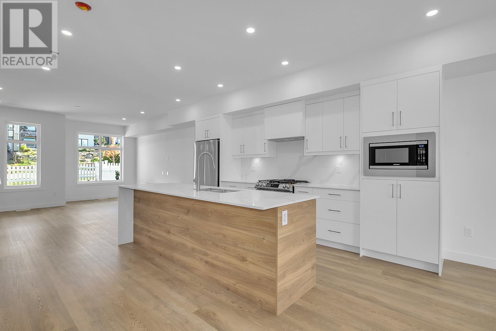 121 5300 Main Street, Kelowna