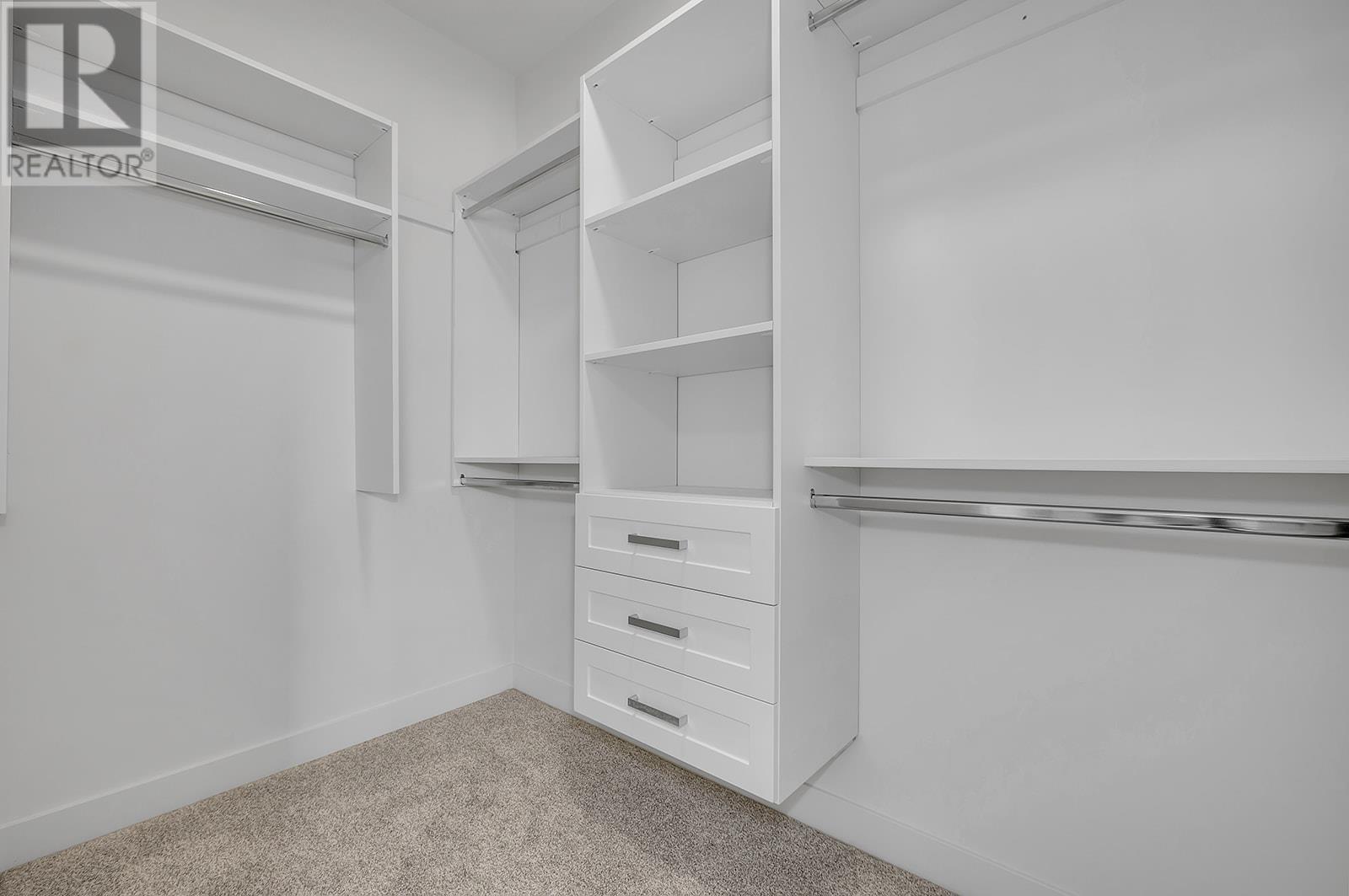 121 5300 Main Street, Kelowna