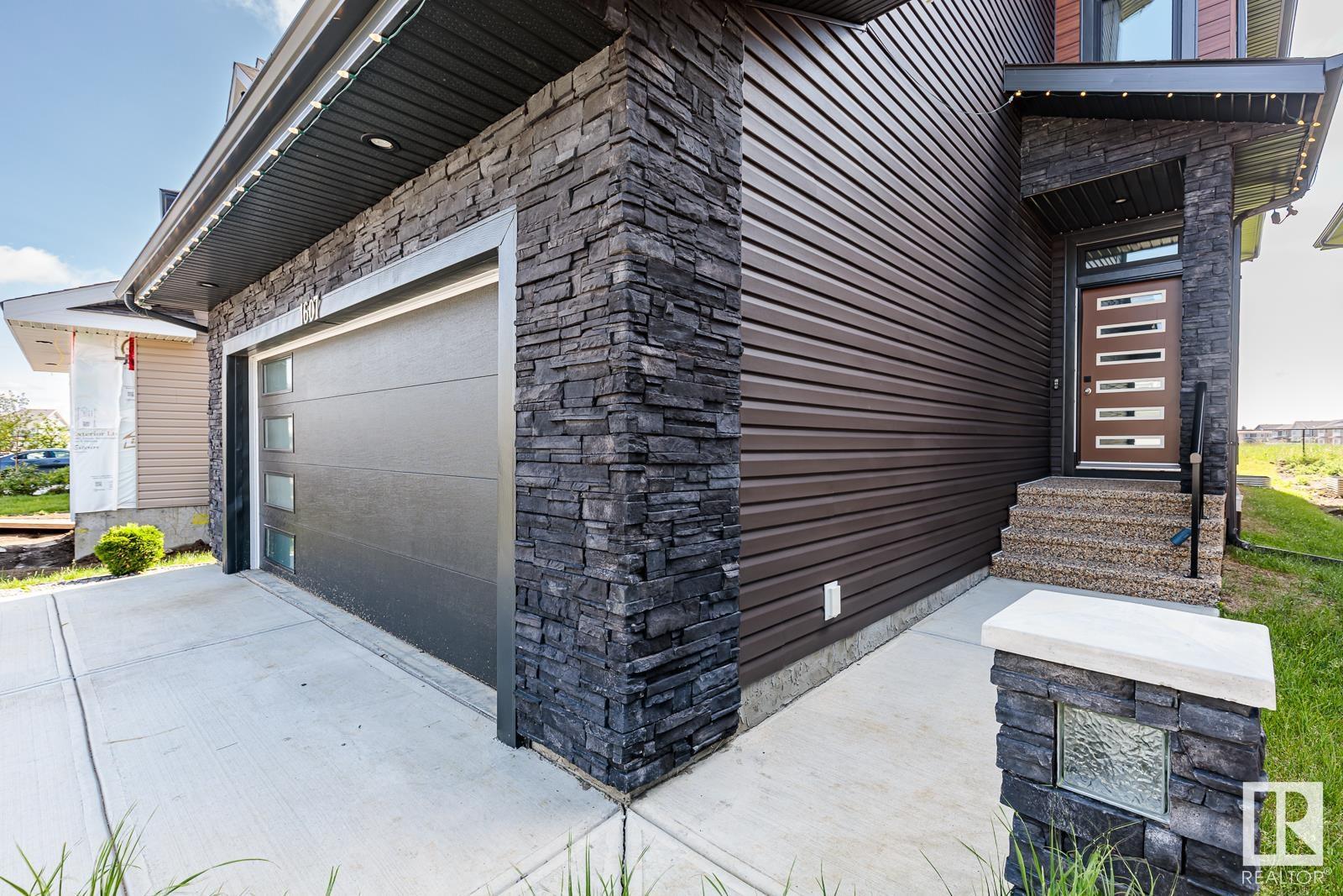 Photo 4 of 1607 157 St Sw, Edmonton AB