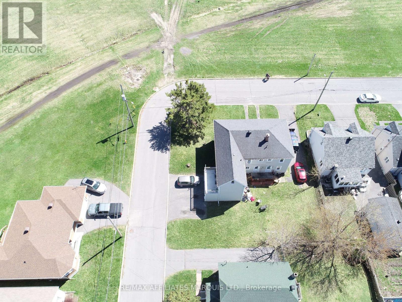 Photo 7 of 141 Cornwallis Avenue, Cornwall ON