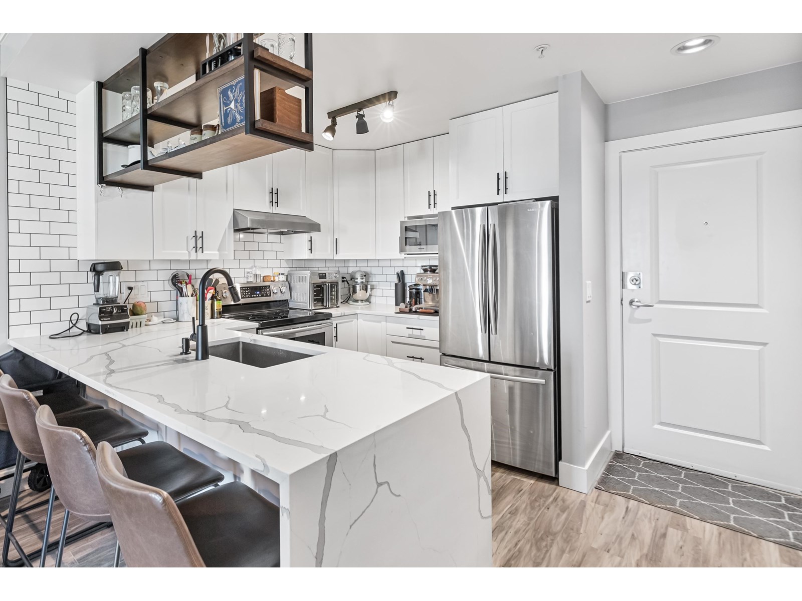 Photo 6 of 308 15368 16 A Avenue, Surrey BC