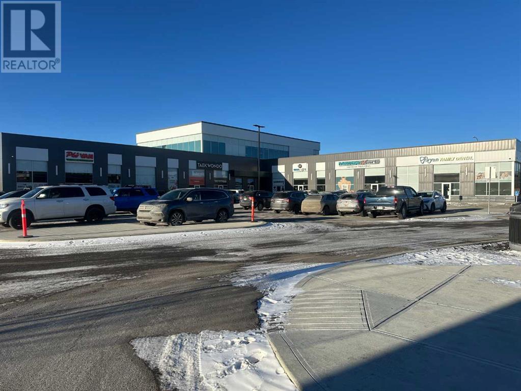 4 Royal Vista Way NW, Calgary, Alberta