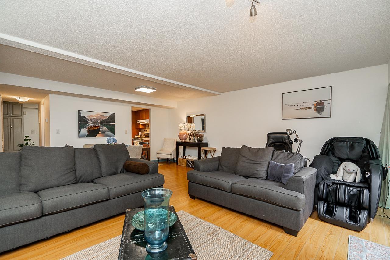 Photo 5 of 166 7486 138 Street, Surrey BC