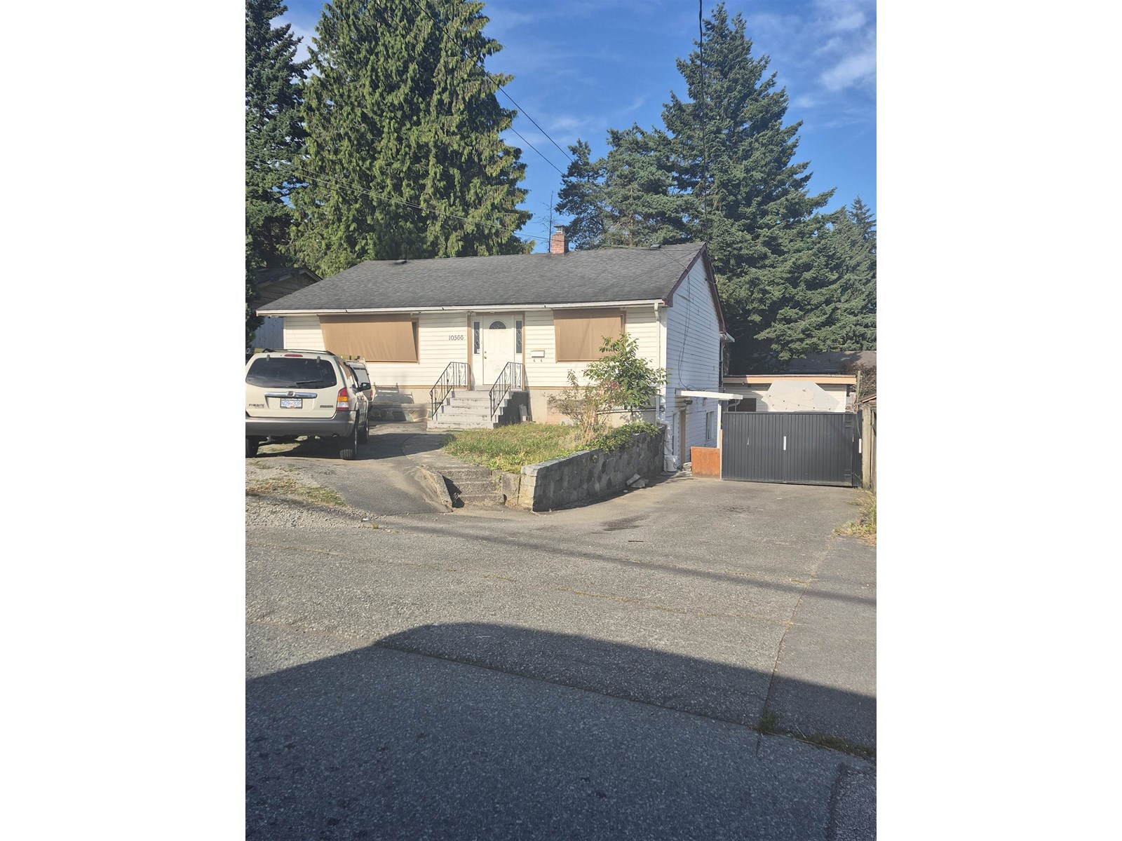 Photo 1 of 10566 138th Street, Surrey BC