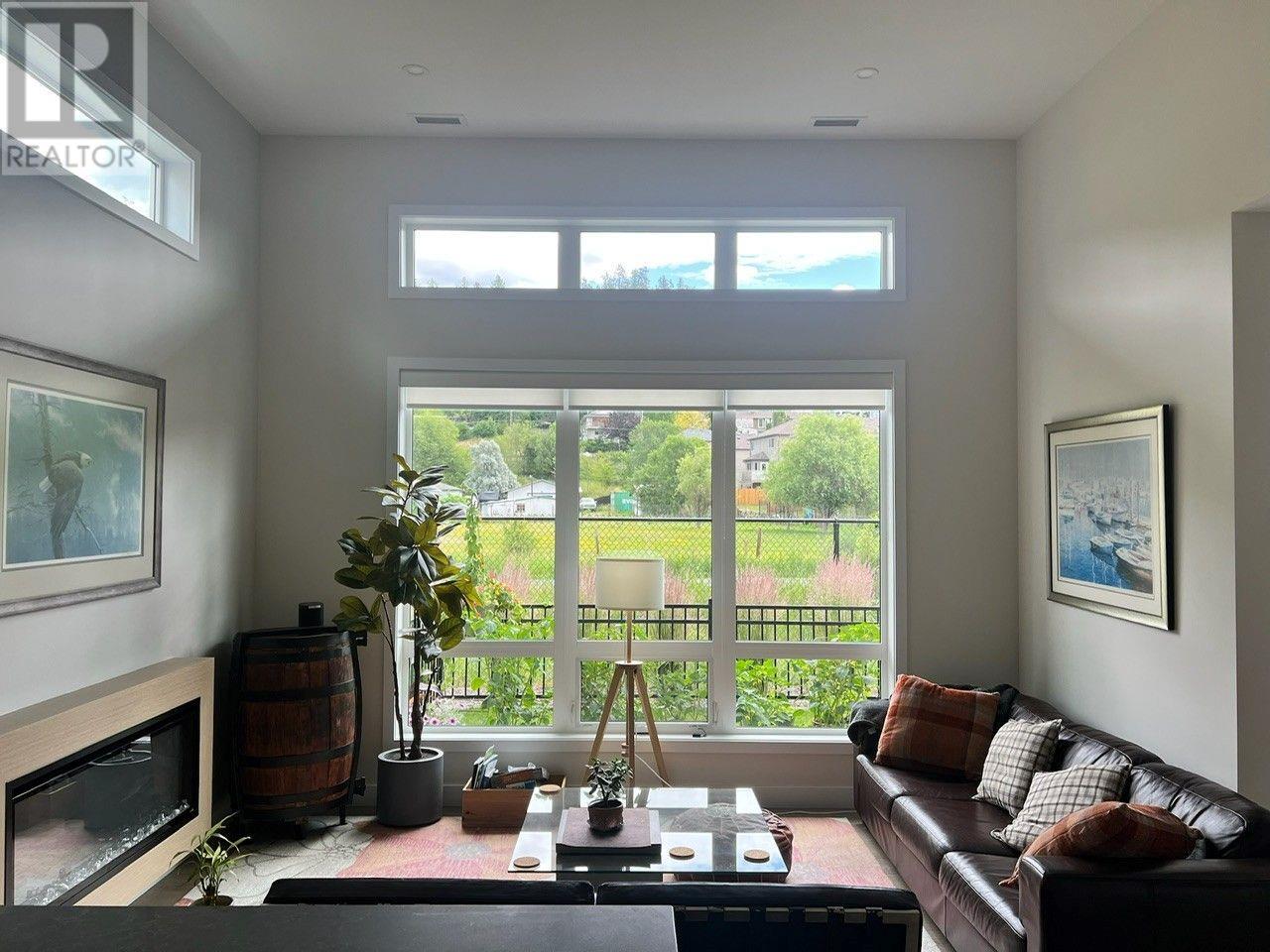 #21 3719 WOODSDALE - Image 8