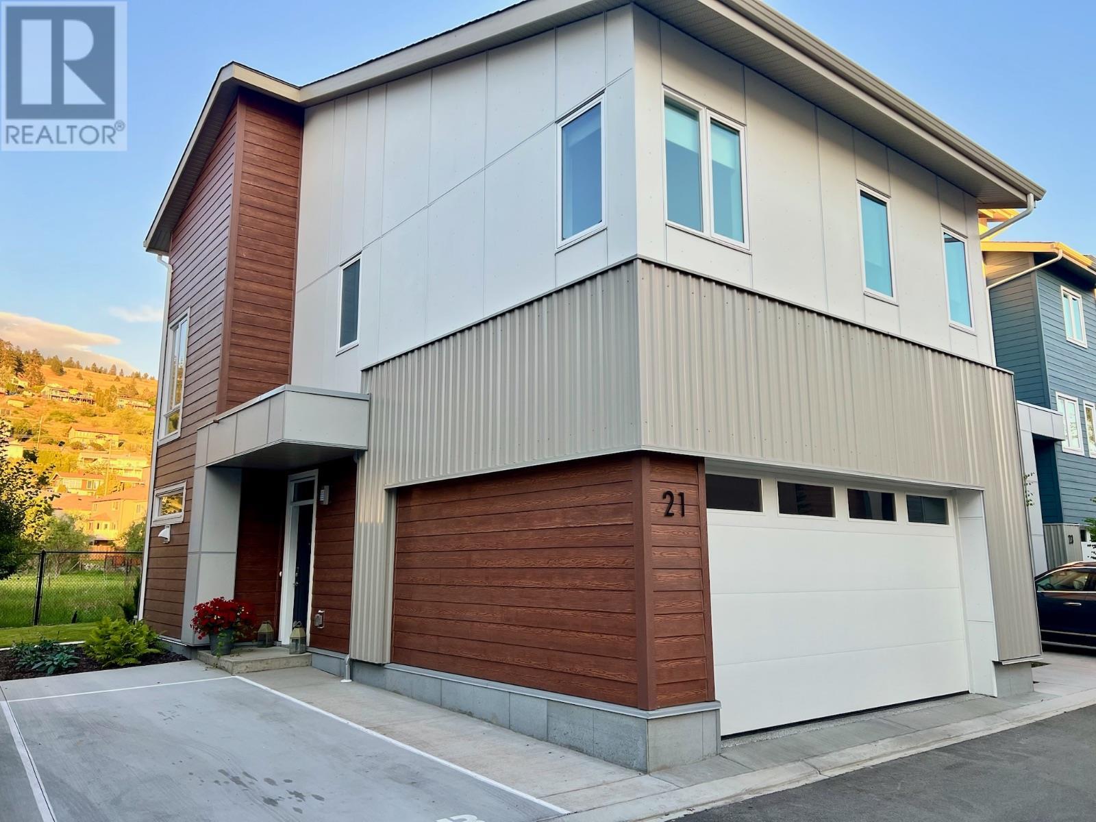 #21 3719 WOODSDALE - Image 1