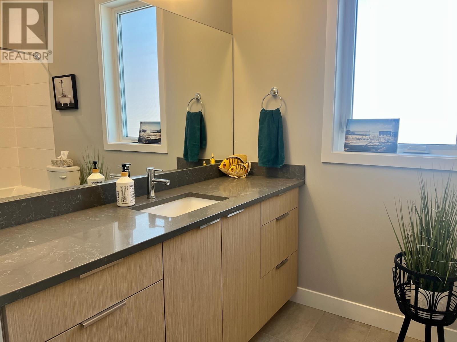#21 3719 WOODSDALE - Image 34
