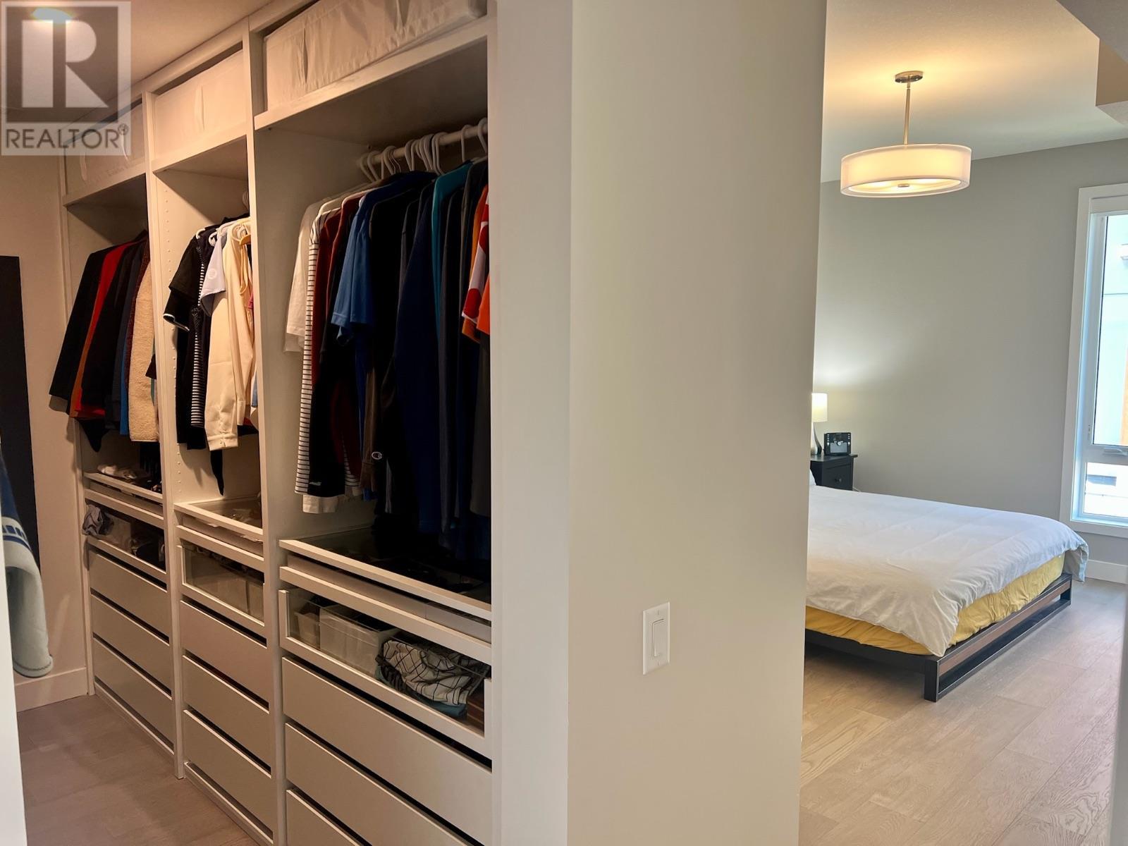 #21 3719 WOODSDALE - Image 25