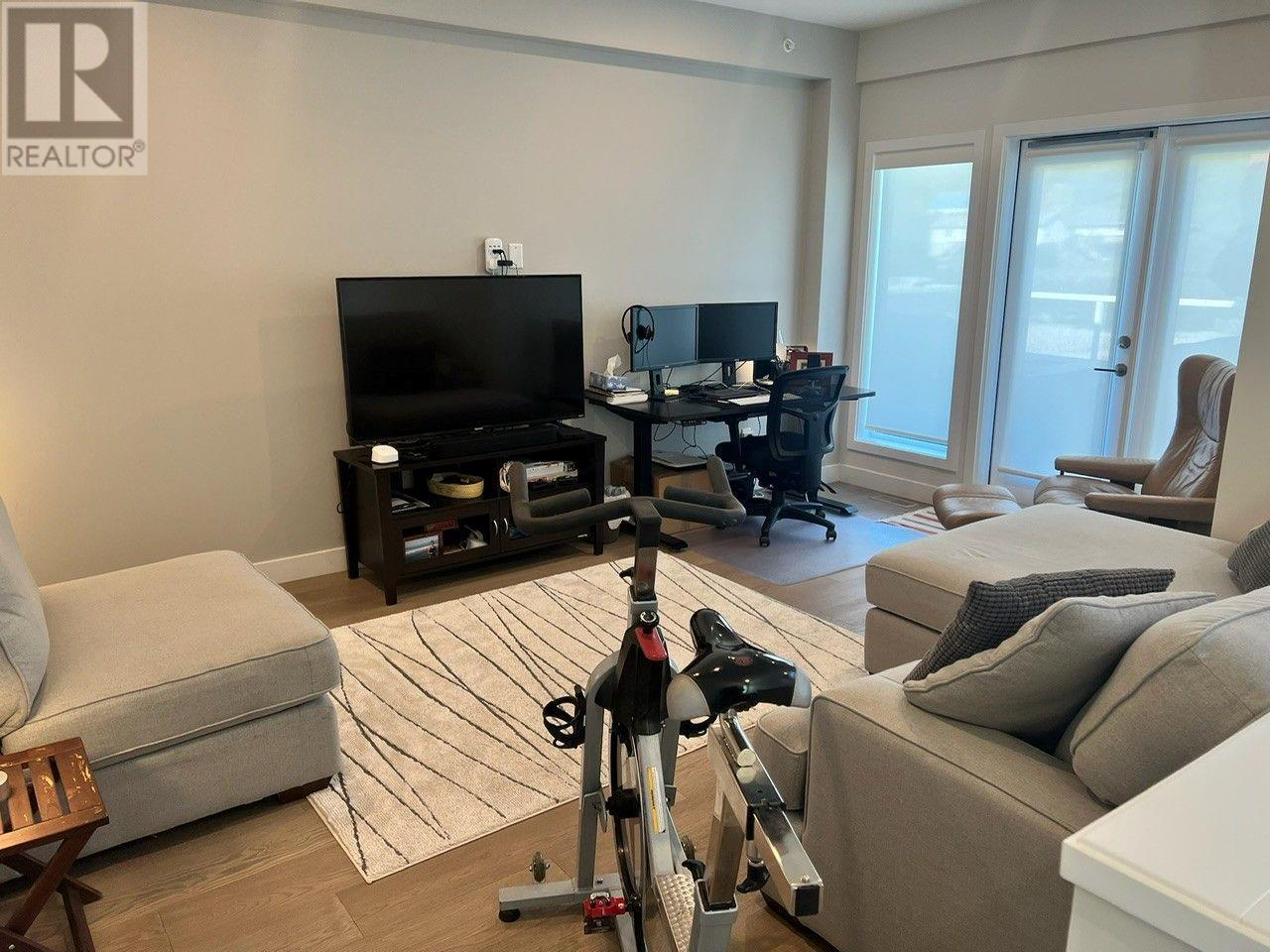 #21 3719 WOODSDALE - Image 36