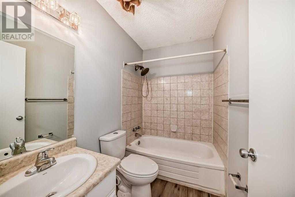 Single Family House for Sale in  Templemont Drive NE Temple Calgary 