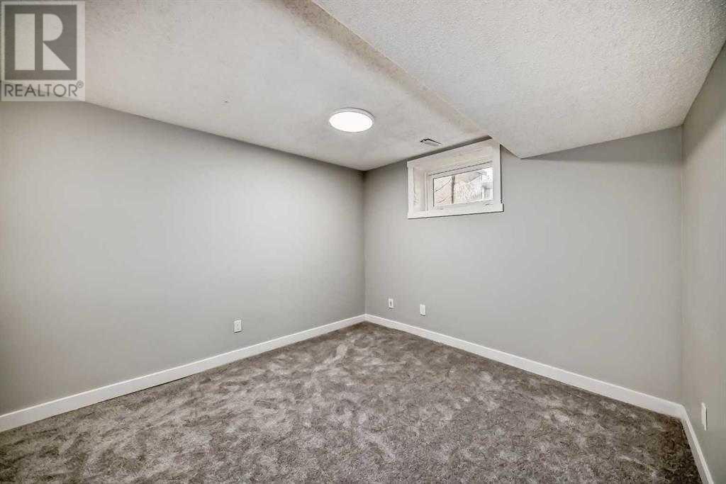 Single Family House for Sale in  Templemont Drive NE Temple Calgary 
