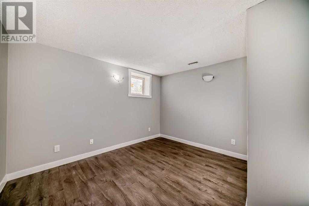 Single Family House for Sale in  Templemont Drive NE Temple Calgary 