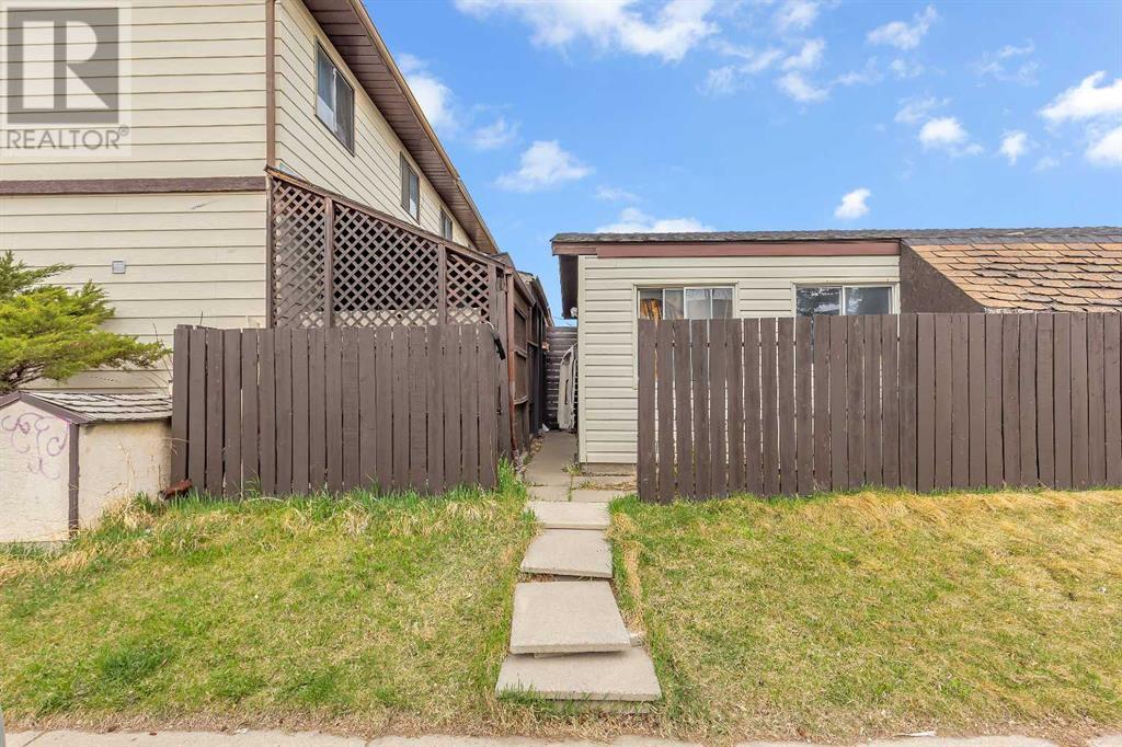 Single Family House for Sale in  Templemont Drive NE Temple Calgary 