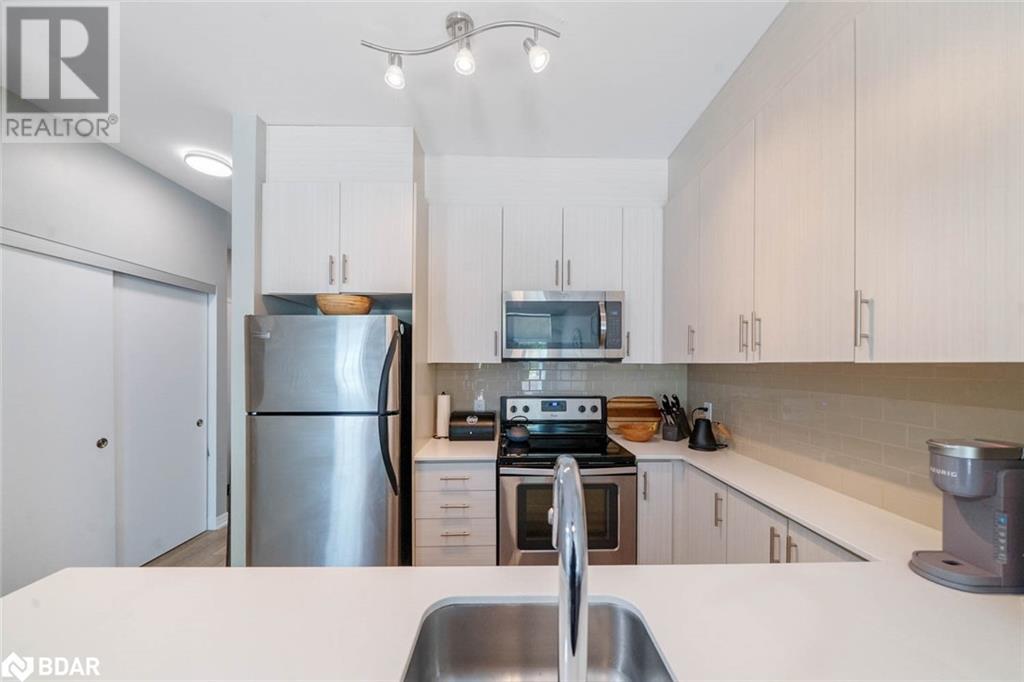 Photo 7 of 111 Worsley Street Unit 302, Barrie ON