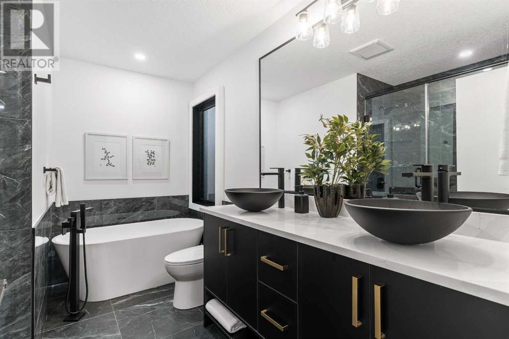 Single Family House Bungalow for Sale in  th Street SW Glamorgan Calgary 