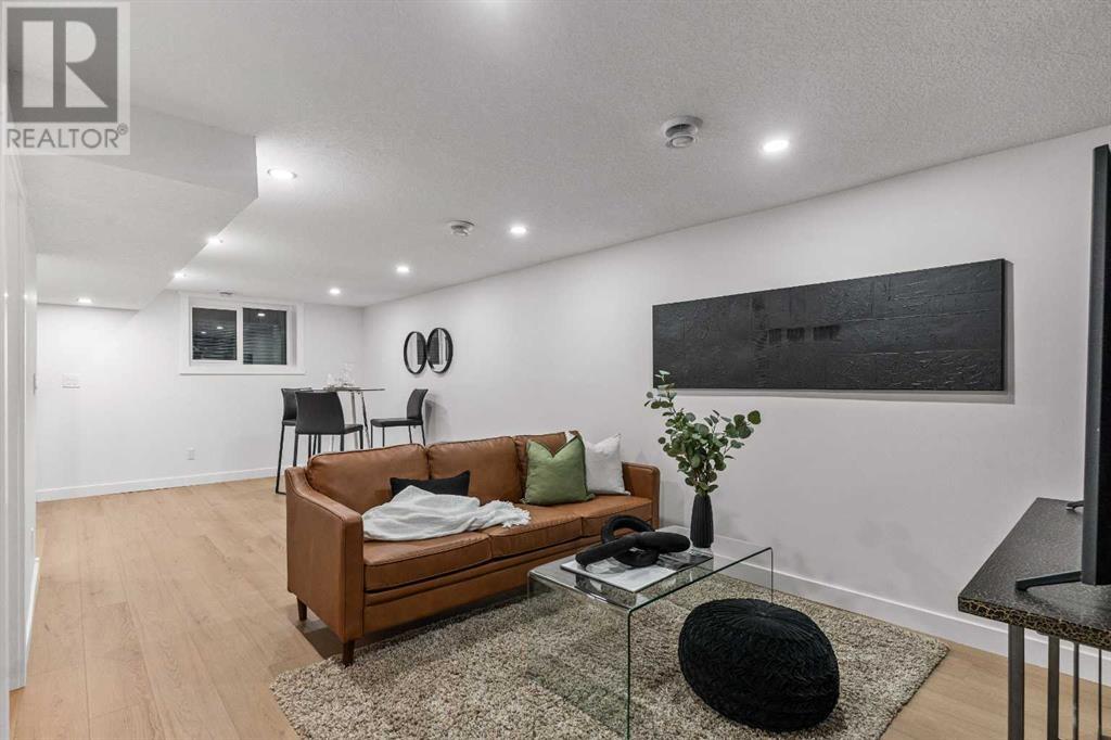 Single Family House Bungalow for Sale in  th Street SW Glamorgan Calgary 