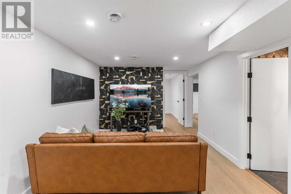 Single Family House Bungalow for Sale in  th Street SW Glamorgan Calgary 