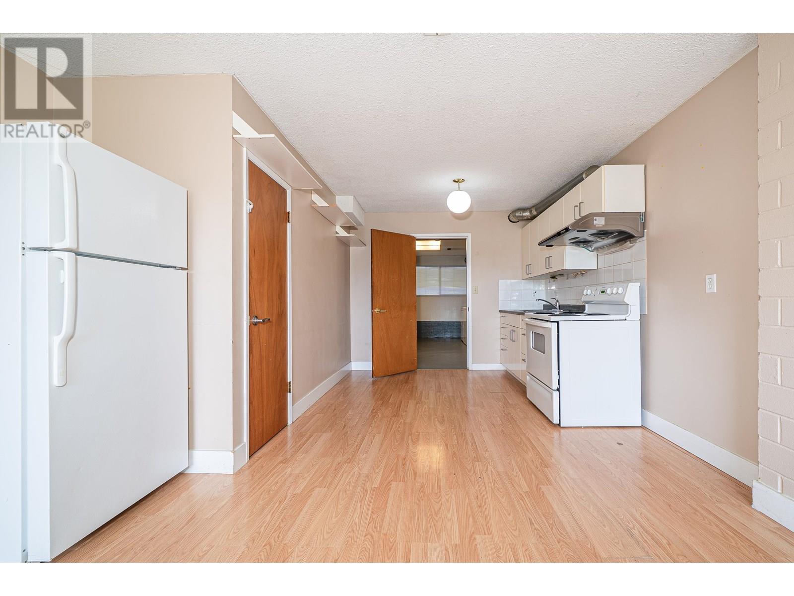6651 LOCHDALE STREET, Burnaby
