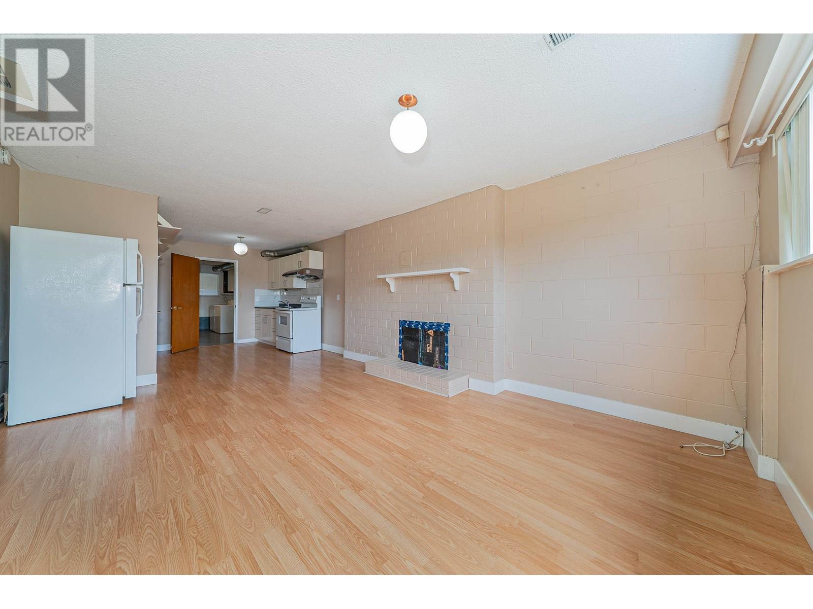 6651 LOCHDALE STREET, Burnaby