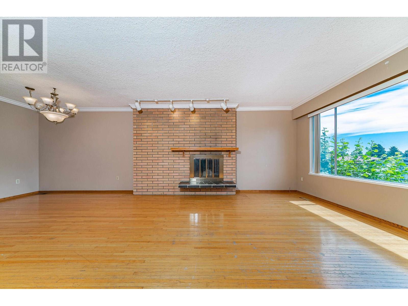 6651 LOCHDALE STREET, Burnaby