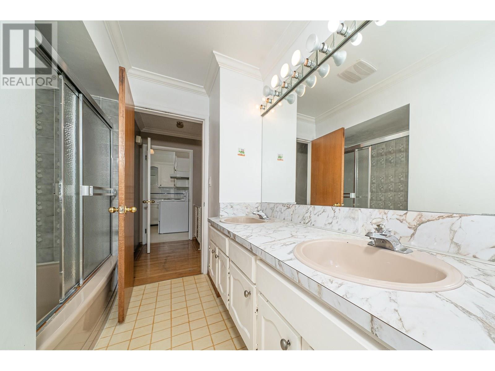 6651 LOCHDALE STREET, Burnaby
