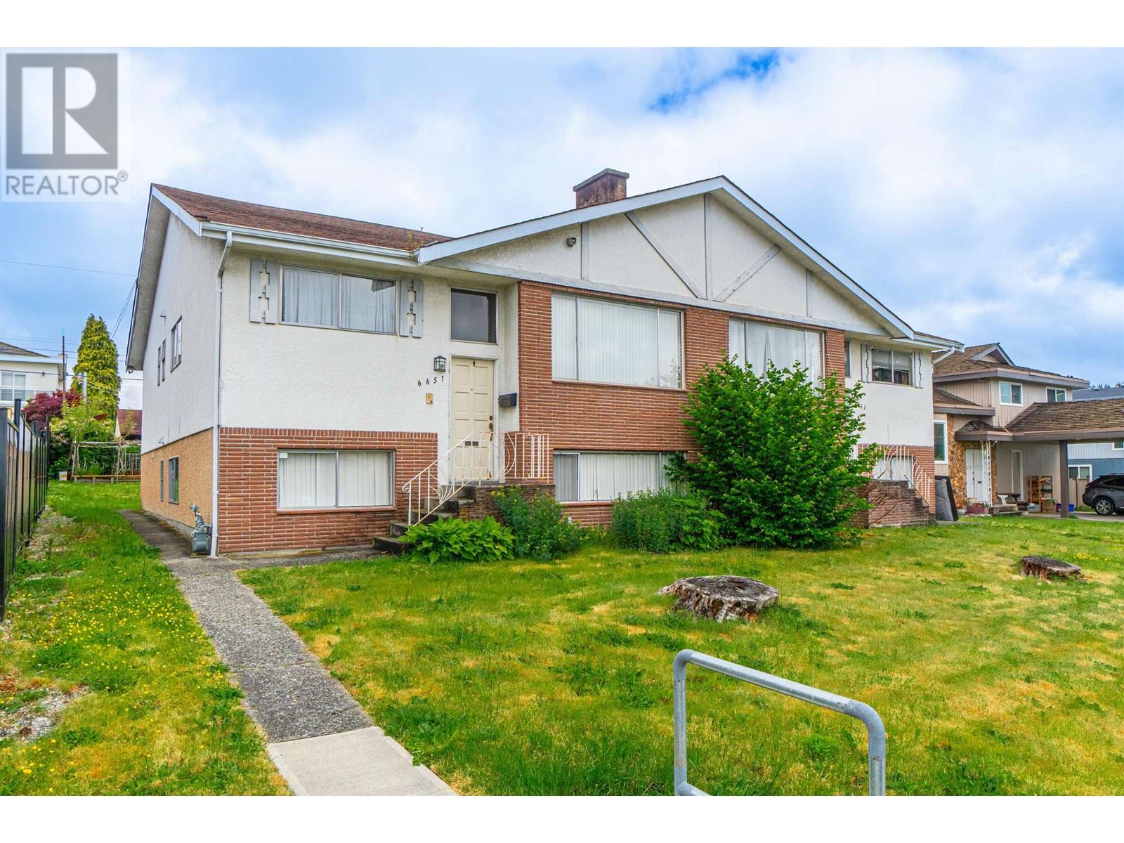 6651 LOCHDALE STREET, Burnaby