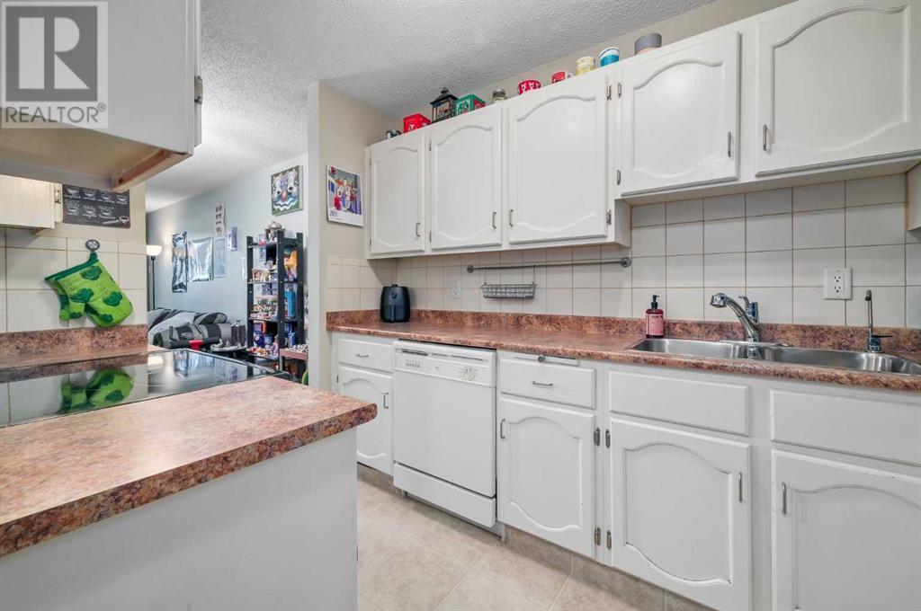 102, 611 67 Avenue SW, Calgary, Alberta