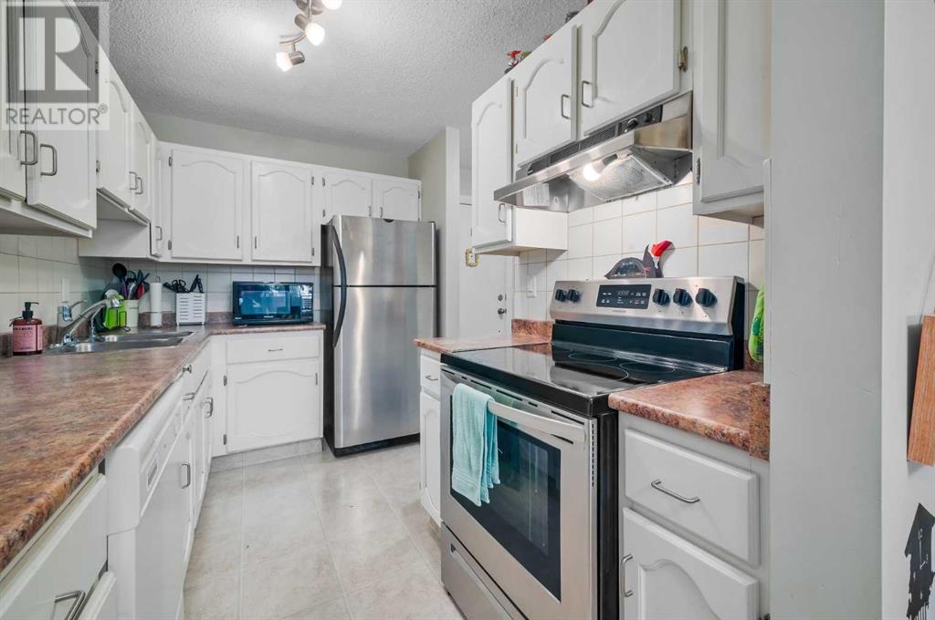 Single Family House for Sale in    Avenue SW Kingsland Calgary 
