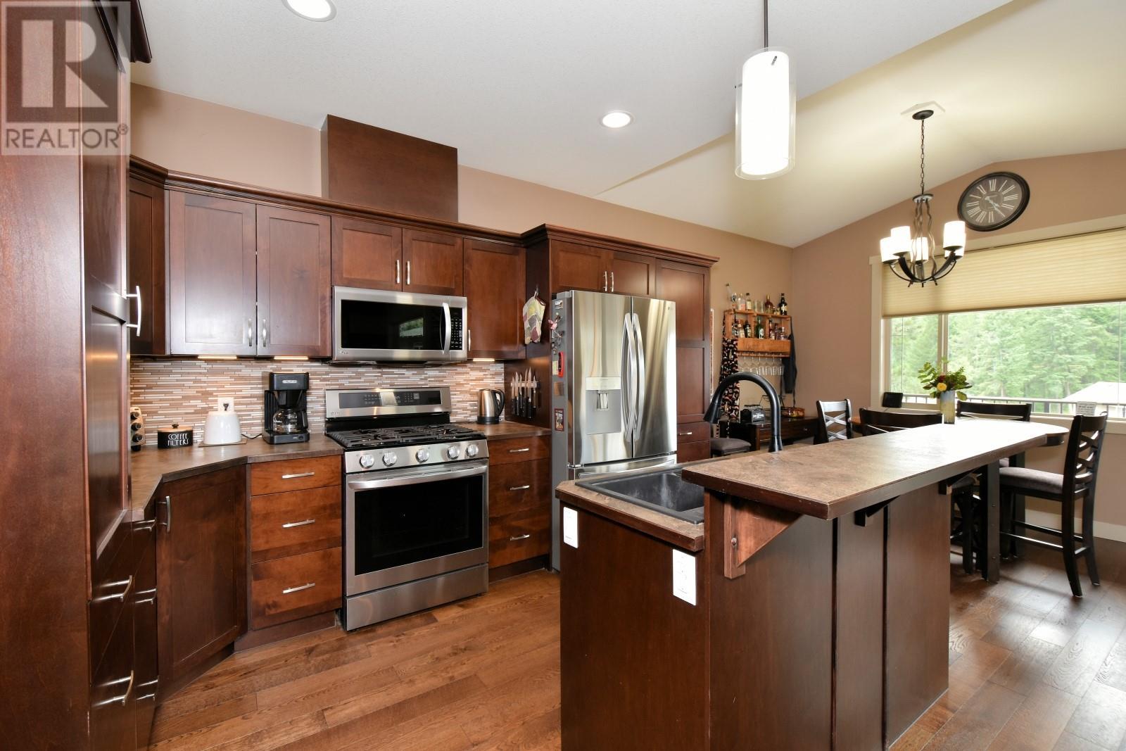 Photo 58 of 2592 Alpen Paradies Road Unit 56, Blind Bay BC