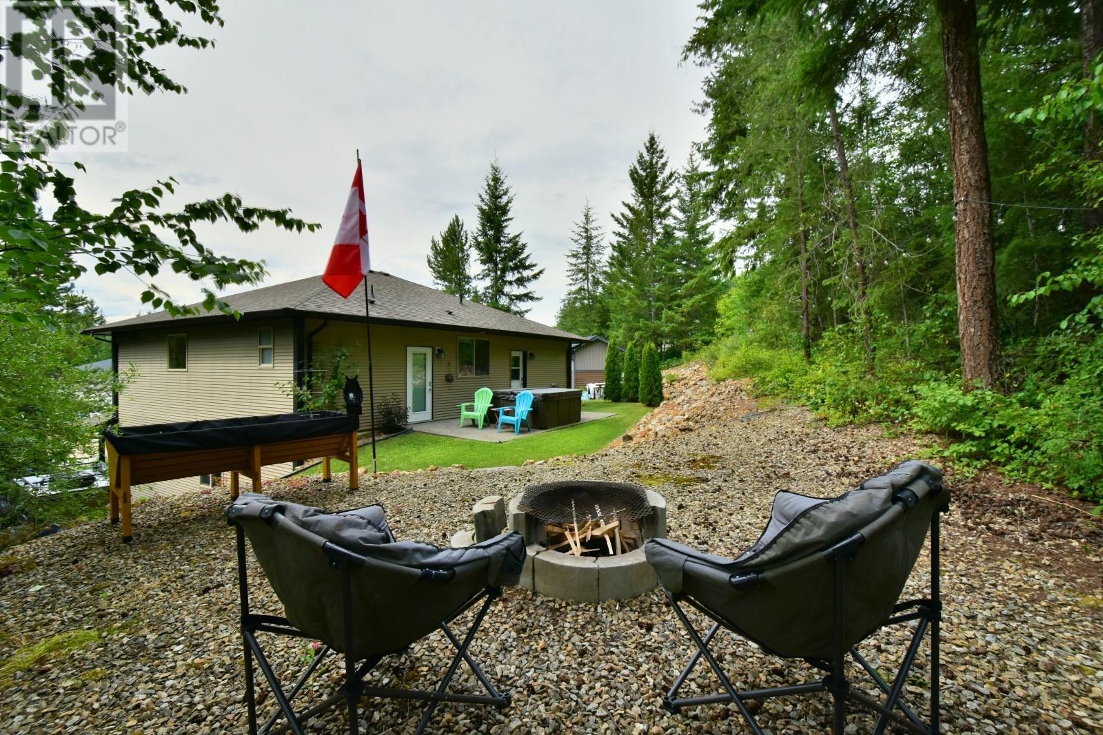 Photo 18 of 2592 Alpen Paradies Road Unit 56, Blind Bay BC