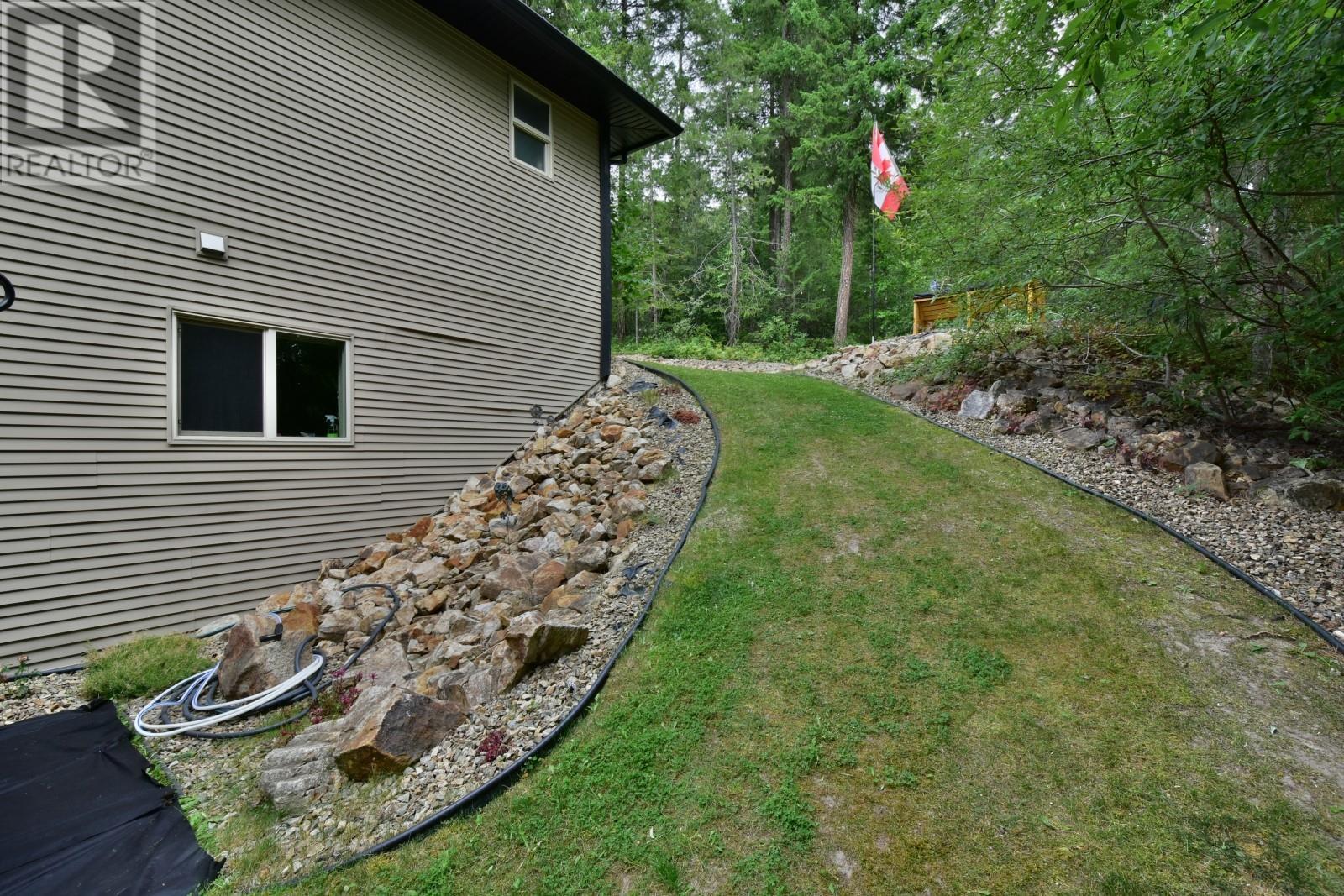 Photo 43 of 2592 Alpen Paradies Road Unit 56, Blind Bay BC