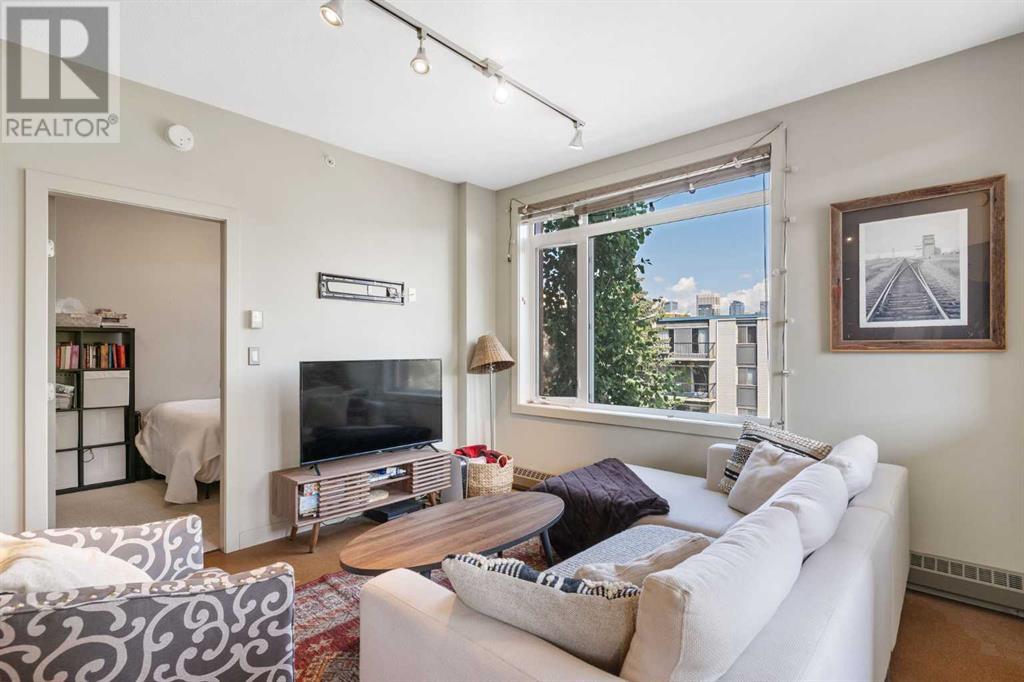 Single Family House for Sale in    Avenue SW Mission Calgary 