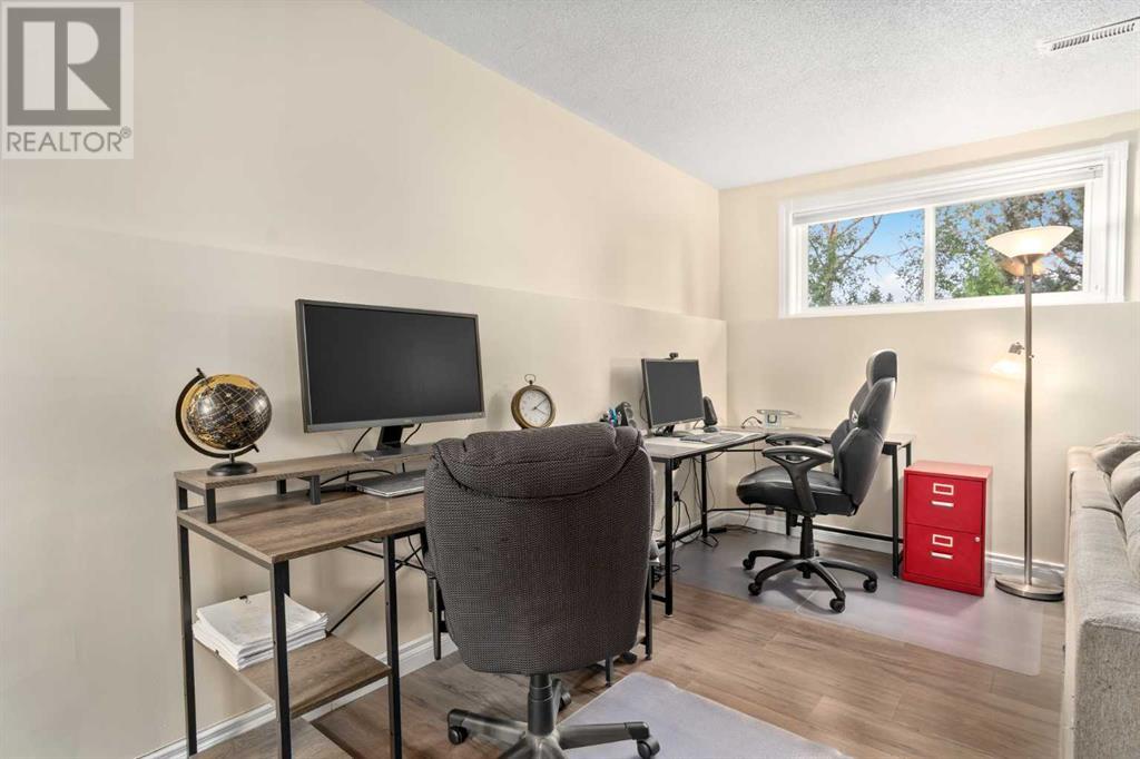 Single Family House 3 Level for Sale in  Huntbourne Hill NE Huntington Hills Calgary 