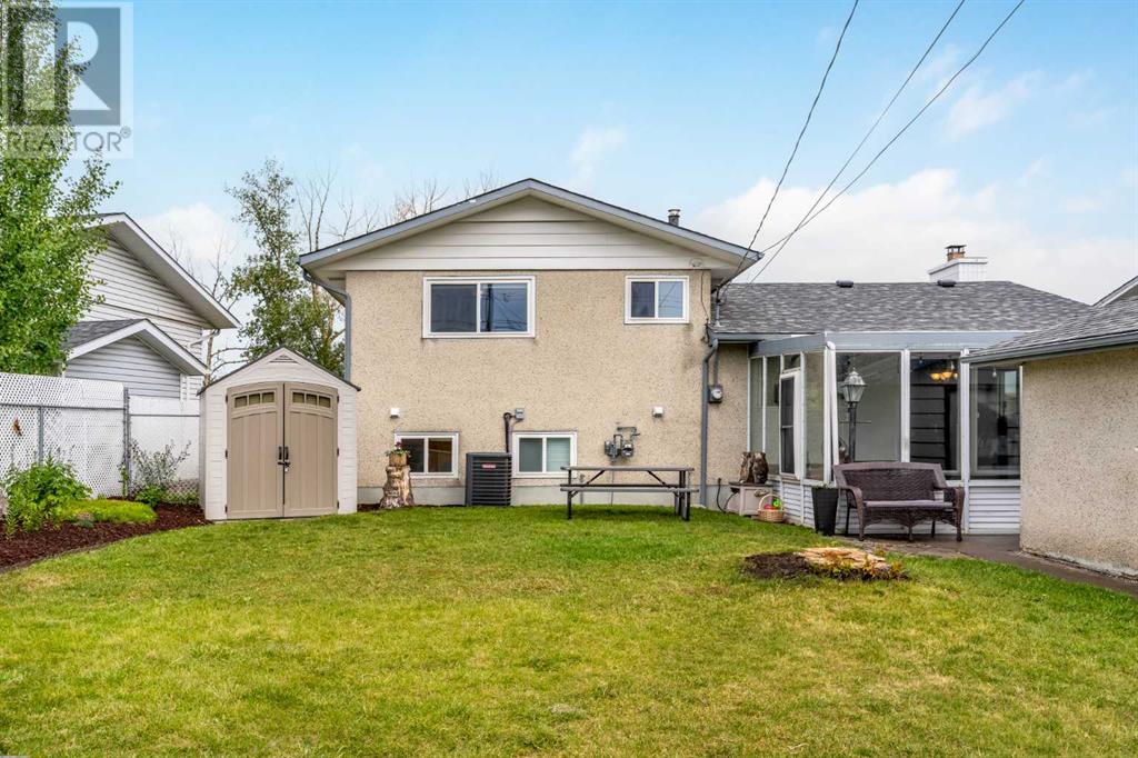 Single Family House 3 Level for Sale in  Huntbourne Hill NE Huntington Hills Calgary 