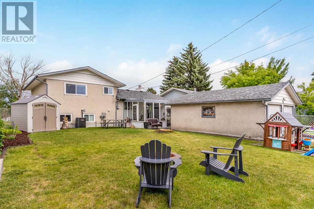Single Family House 3 Level for Sale in  Huntbourne Hill NE Huntington Hills Calgary 