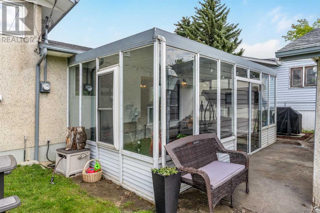 Single Family House 3 Level for Sale in  Huntbourne Hill NE Huntington Hills Calgary 