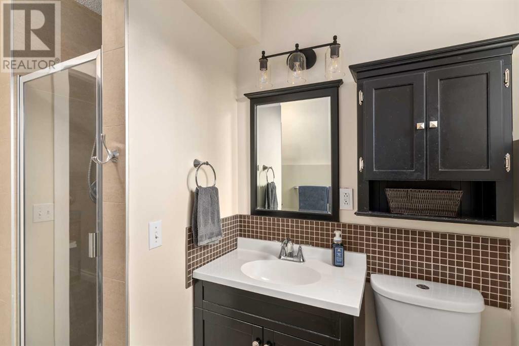 Single Family House 3 Level for Sale in  Huntbourne Hill NE Huntington Hills Calgary 