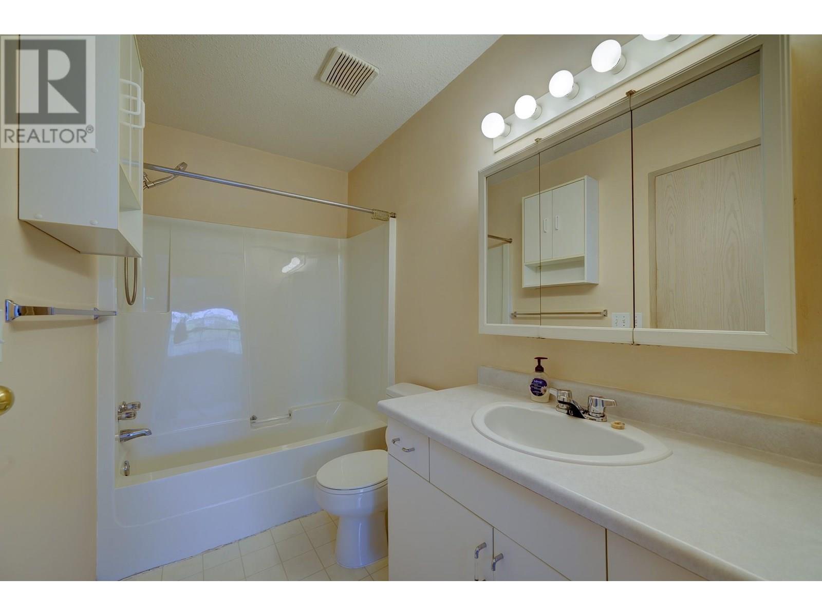 2084 Robson Place Unit# 4, Kamloops